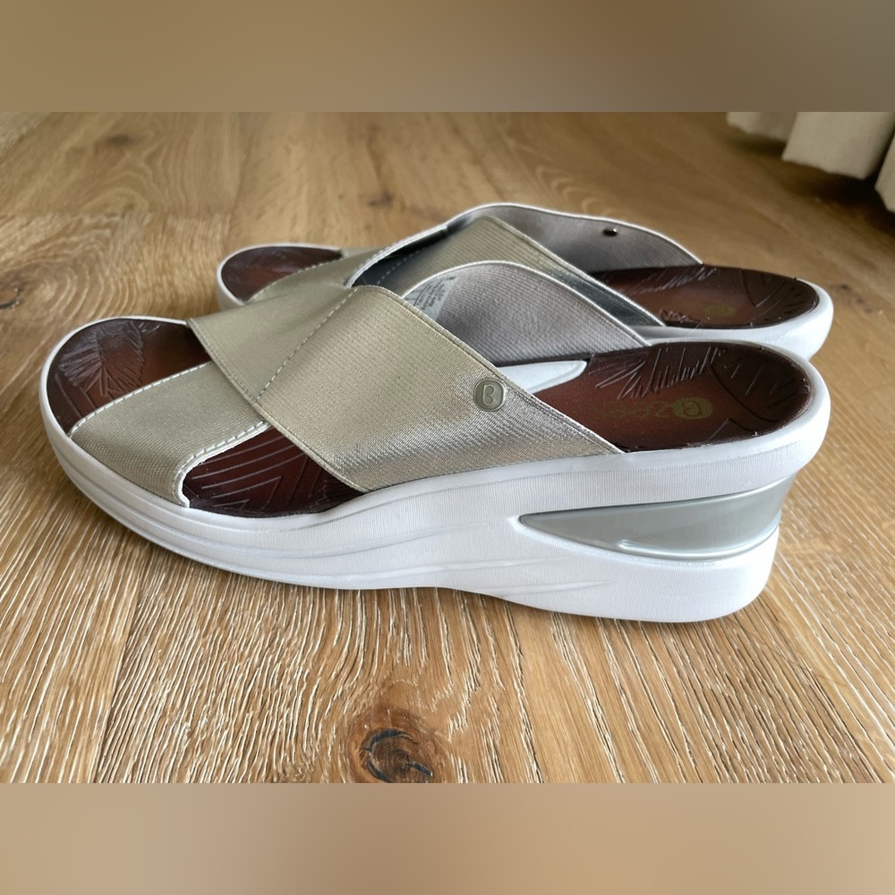 Bzees Desire Cross Slide Sandals Silver Size 10 - Picture 4 of 10